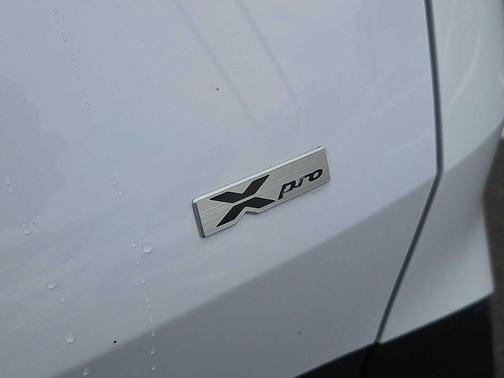 Glacial White Pearl 2023 Kia Sportage S