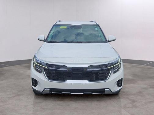 Snow White Pearl 2024 Kia Seltos SX Turbo