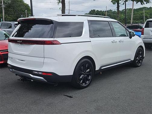 2022 Kia Carnival SX