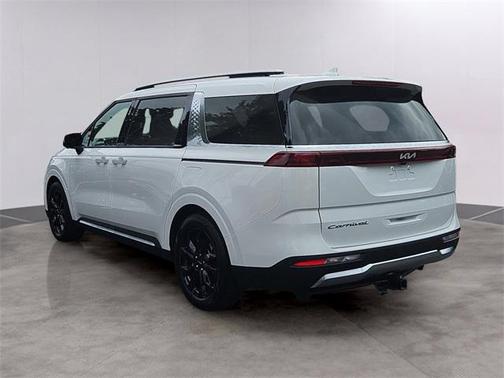 2022 Kia Carnival SX