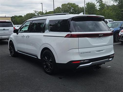 2022 Kia Carnival SX
