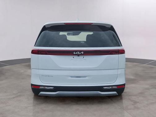 2023 Kia Carnival LX