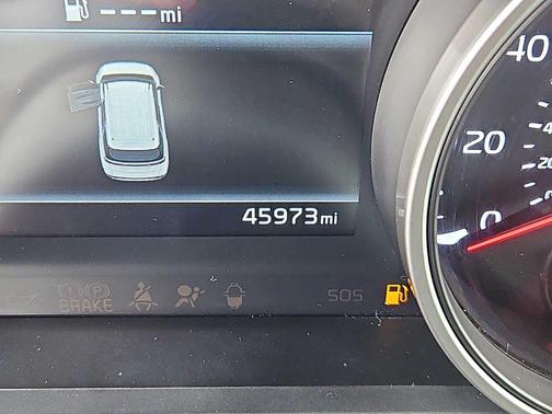 Snow White Pearl 2023 Kia Carnival LX