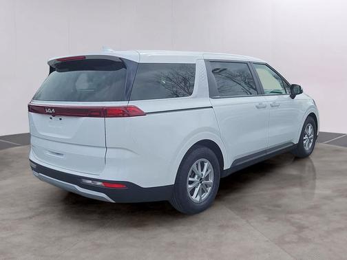 2023 Kia Carnival LX