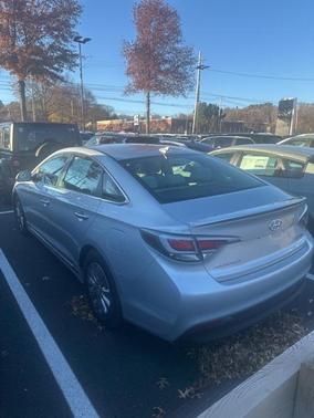 2017 Hyundai SONATA Hybrid SE