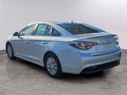 2017 Hyundai SONATA Hybrid SE