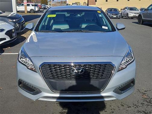 2017 Hyundai SONATA Hybrid SE