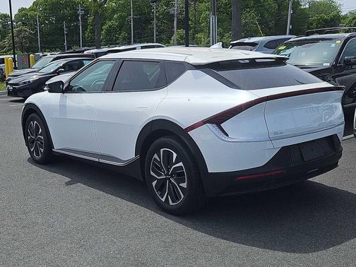 Snow White Pearl 2024 Kia EV6 Light Long Range
