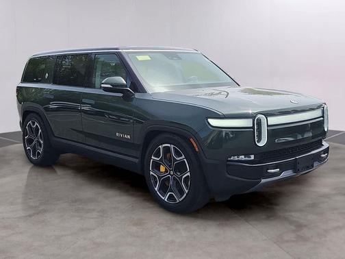 GREEN 2023 Rivian R1S Launch Edition