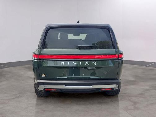 GREEN 2023 Rivian R1S Launch Edition