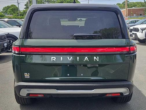 GREEN 2023 Rivian R1S Launch Edition