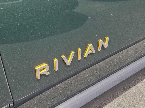 GREEN 2023 Rivian R1S Launch Edition