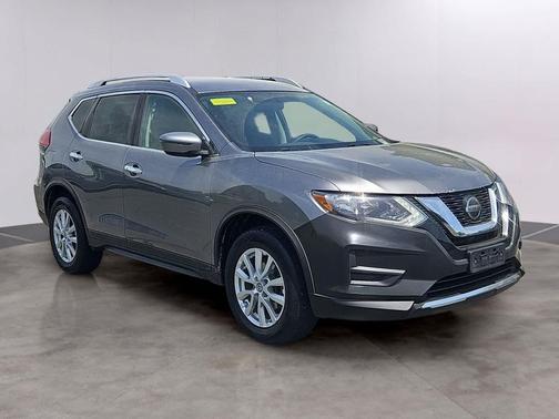 Gun Metallic 2018 Nissan Rogue SV
