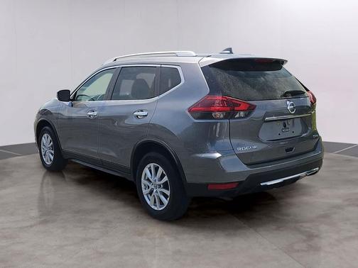 Gun Metallic 2018 Nissan Rogue SV