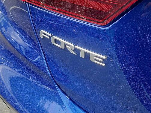 Deep Sea Blue 2023 Kia Forte LXS