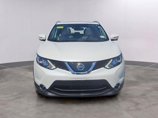 Pearl White Tricoat 2019 Nissan Rogue Sport SL