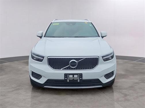 2020 Volvo XC40 T5 Momentum