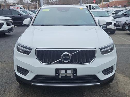 2020 Volvo XC40 T5 Momentum