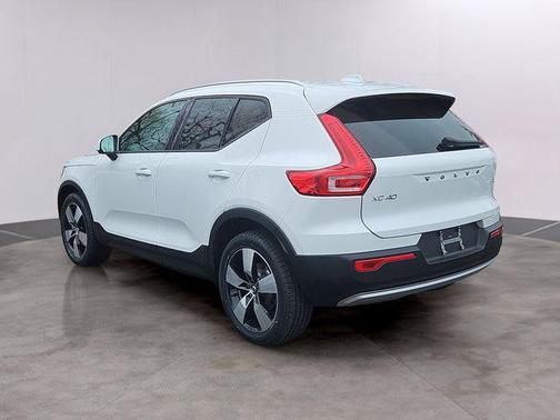 2020 Volvo XC40 T5 Momentum