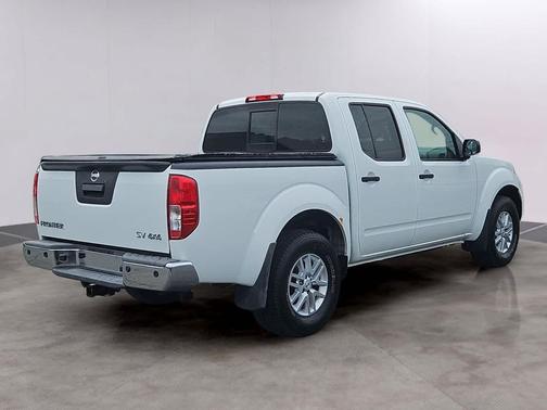 Glacier White 2015 Nissan Frontier SV