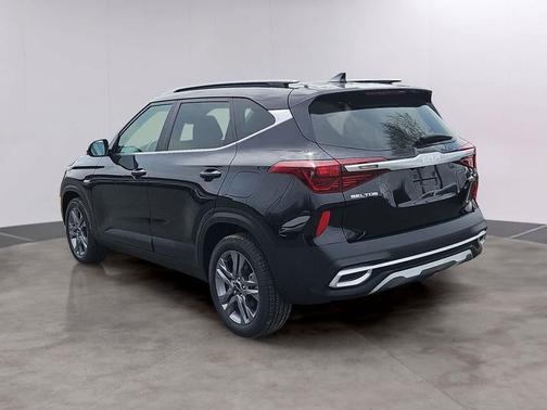 Cherry Black 2023 Kia Seltos S