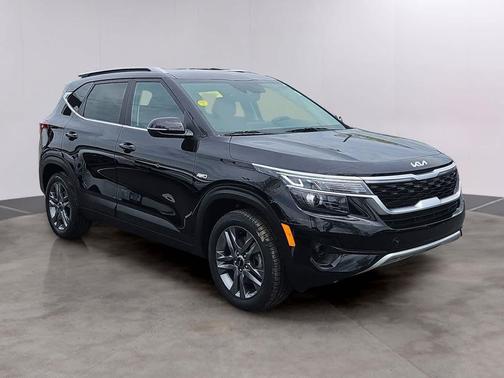 Cherry Black 2023 Kia Seltos S