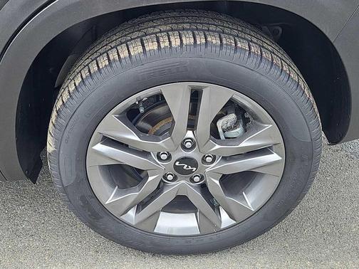 Cherry Black 2023 Kia Seltos S