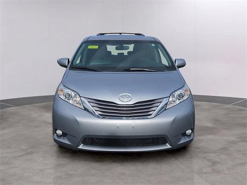 2017 Toyota Sienna XLE Premium