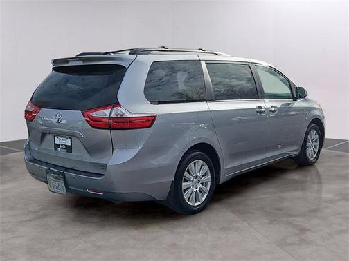 2017 Toyota Sienna XLE Premium
