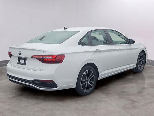 Pure White 2023 Volkswagen Jetta 1.5T Sport