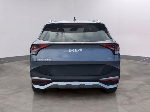 Everlasting Silver 2024 Kia Sportage EX