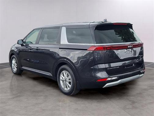 2022 Kia Carnival LX