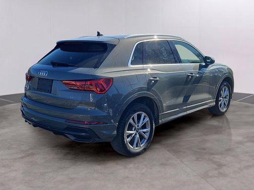 2022 Audi Q3 45 S line Premium