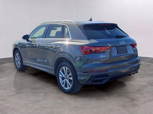 2022 Audi Q3 45 S line Premium