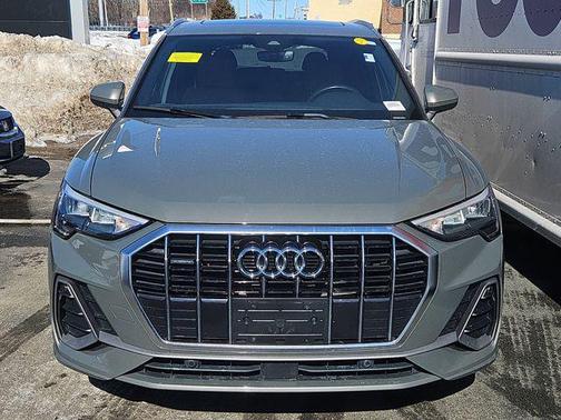 2022 Audi Q3 45 S line Premium