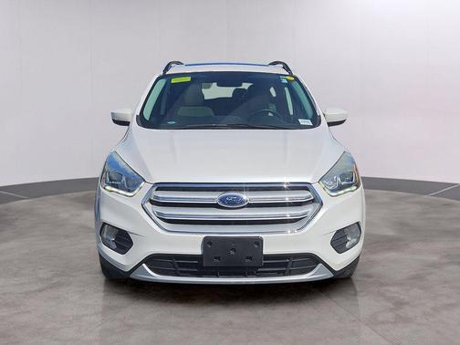 White Platinum Clearcoat Metallic 2018 Ford Escape SEL