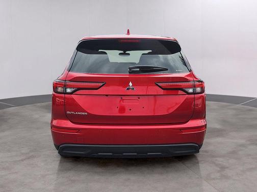 Red Diamond 2022 Mitsubishi Outlander ES S-AWC