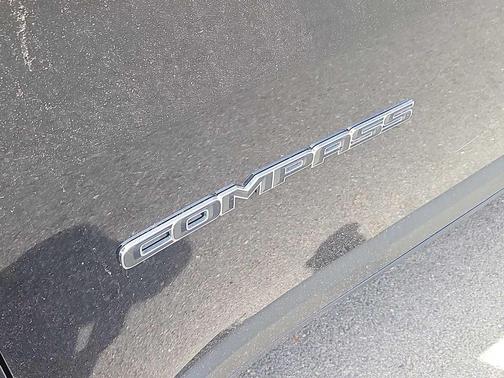 Diamond Black Crystal Pearlcoat 2021 Jeep Compass Latitude