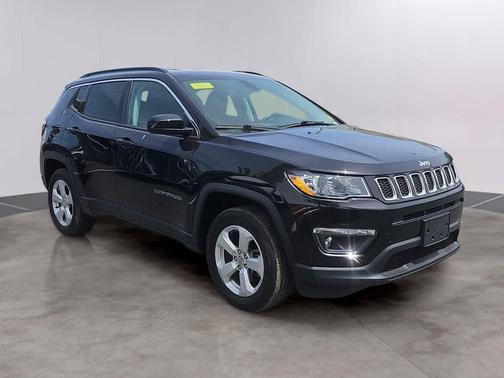 Diamond Black Crystal Pearlcoat 2021 Jeep Compass Latitude