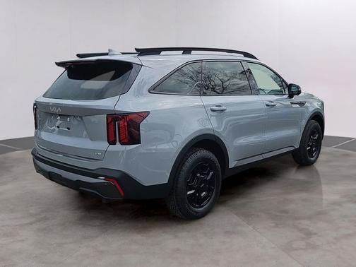 Wolf Gray 2024 Kia Sorento SX