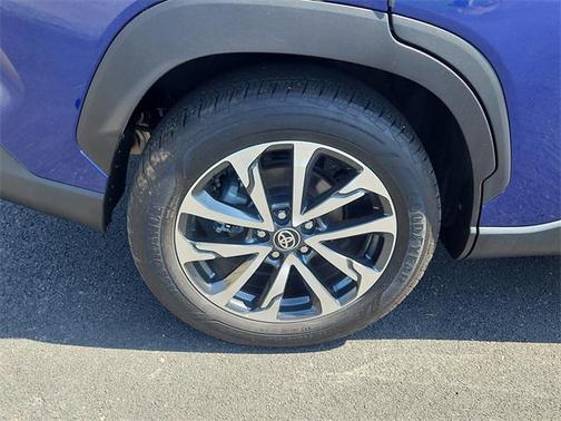 2022 Toyota Corolla Cross XLE
