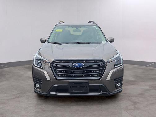 Brilliant Bronze Metallic 2024 Subaru Forester Premium