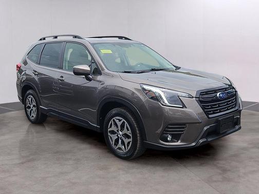Brilliant Bronze Metallic 2024 Subaru Forester Premium