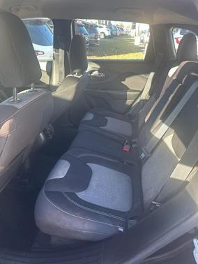 2015 Jeep Cherokee Sport