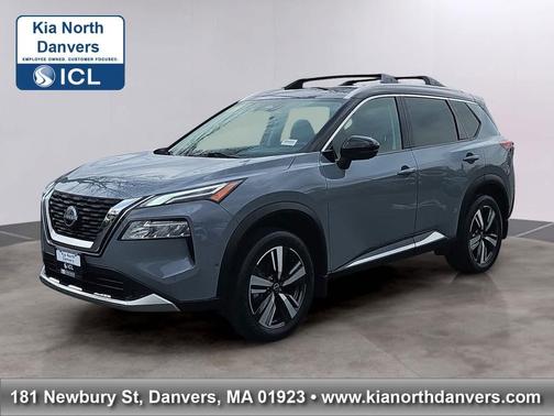 Boulder Gray Pearl/Super Black 2023 Nissan Rogue Platinum