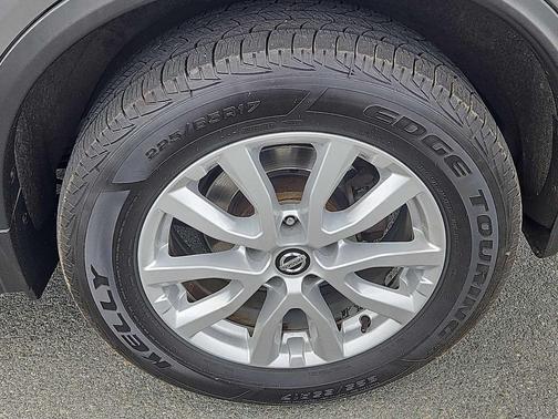 Gun Metallic 2018 Nissan Rogue SV