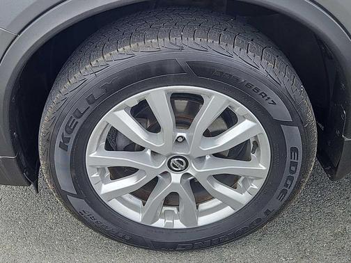 Gun Metallic 2018 Nissan Rogue SV