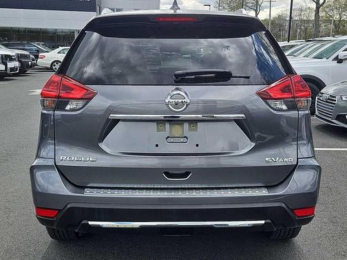 Gun Metallic 2018 Nissan Rogue SV