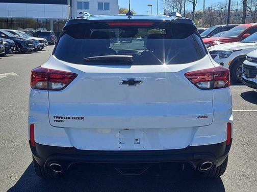 Summit White 2023 Chevrolet Trailblazer RS