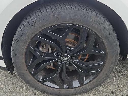 Ostuni Pearl White Metallic 2023 Land Rover Range Rover Evoque R-Dynamic SE